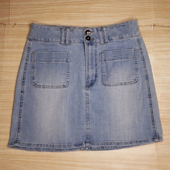 Mudd Denim Light Wash Denim Skirt 5 - Picture 1 of 5